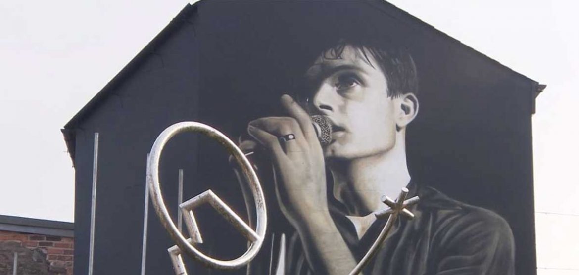 Conoce el nuevo mural en honor a Ian Curtis